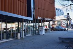 Tenley_Friendship_Library_Entrance